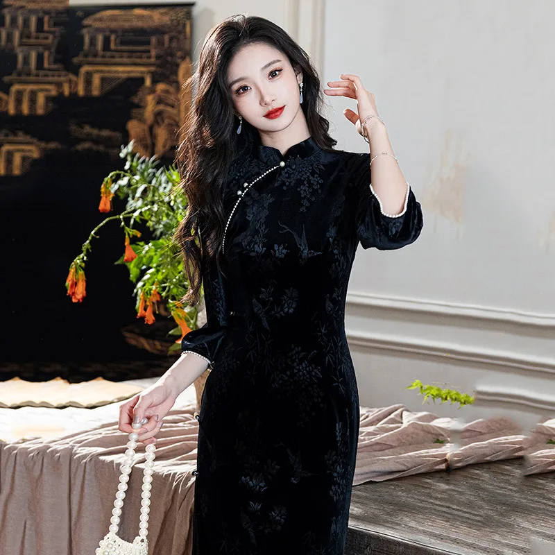 Preto veludo estilo chinês longo cheongsam novas mulheres jovens retro magro manga comprida outono/inverno vestido qipao