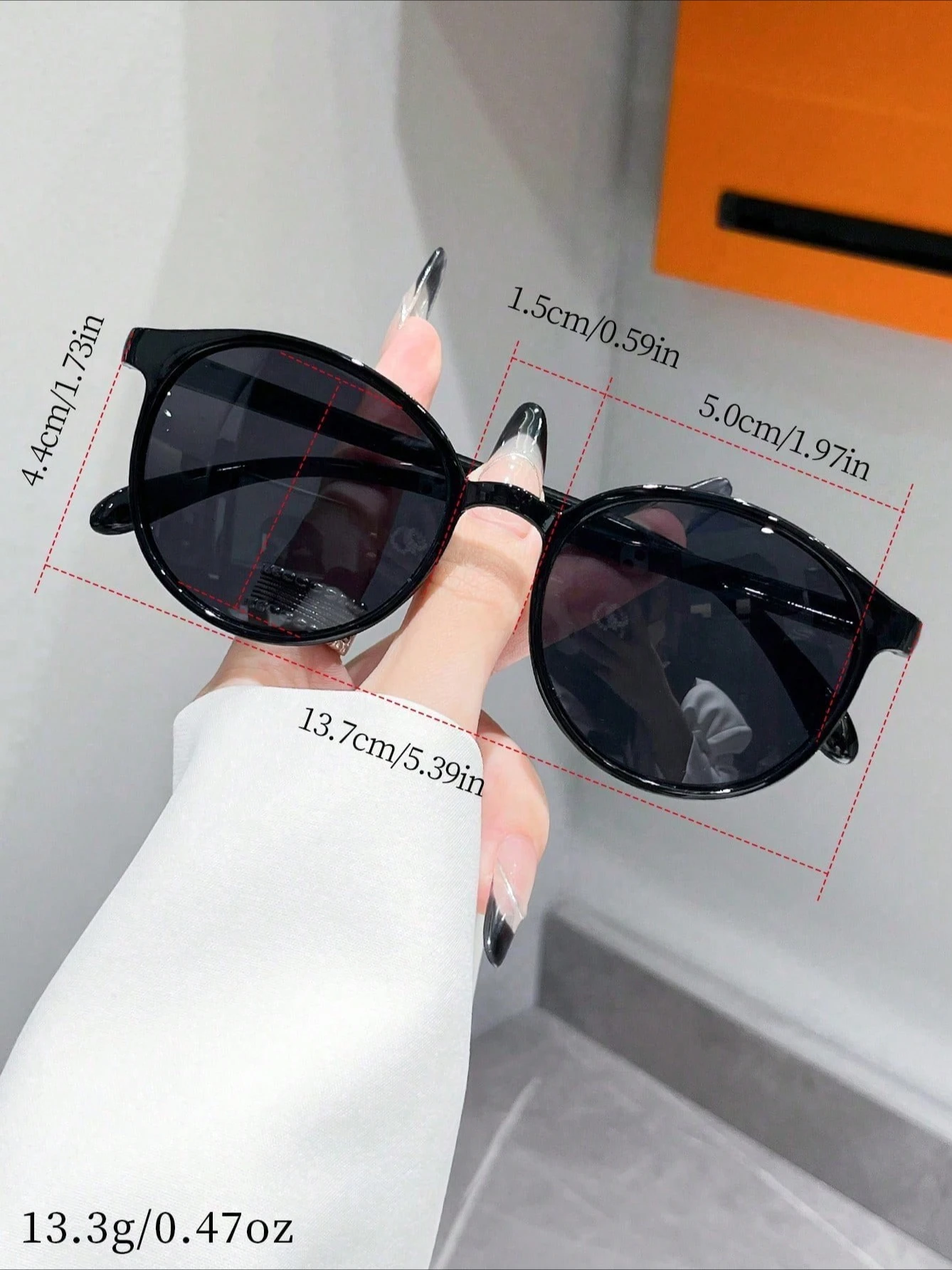 نظارات شمسية كلاسيكية كلاسيكية مستديرة عصرية للجنسين للقيادة والسفر مع حماية من الأشعة فوق البنفسجية