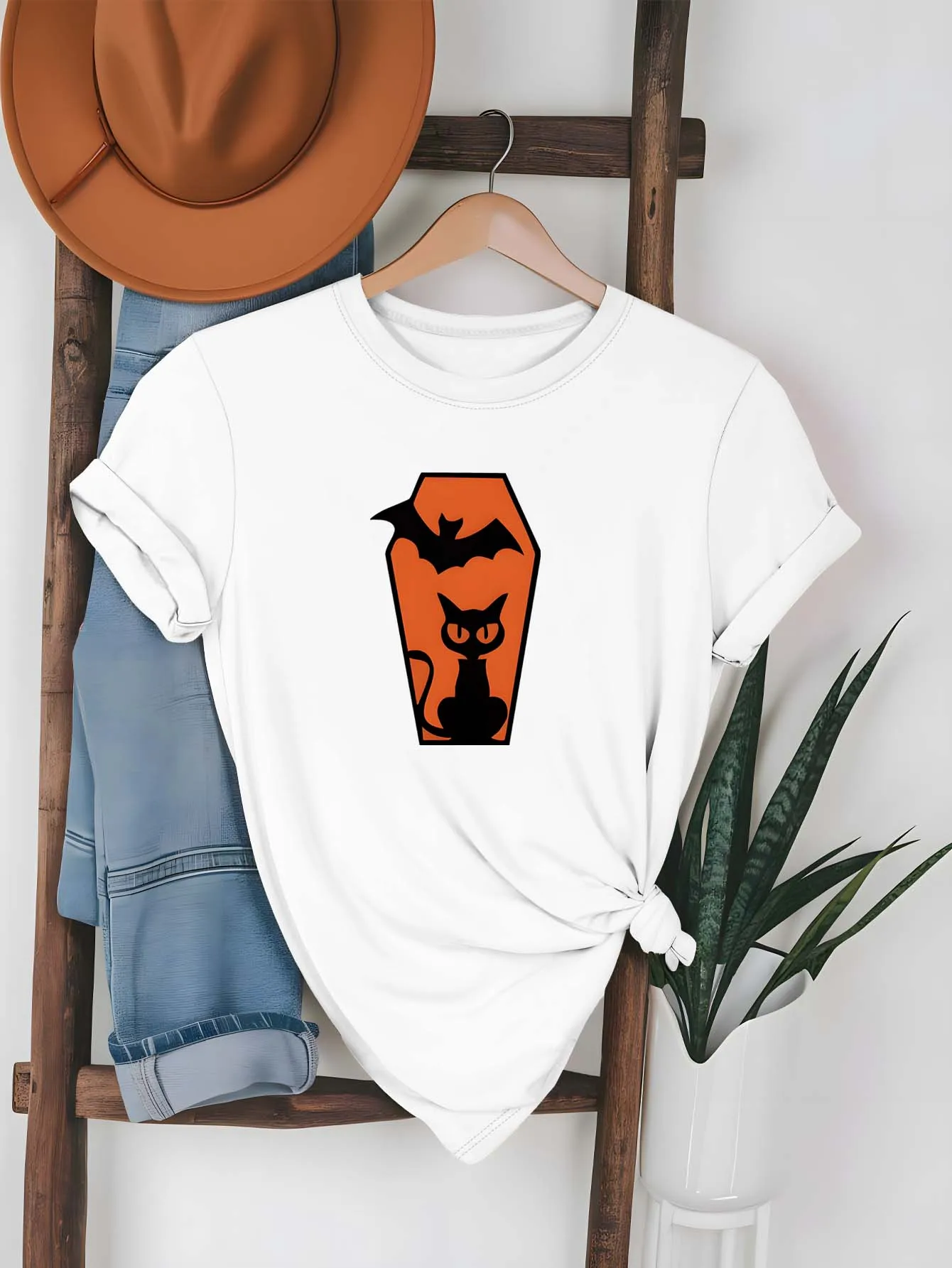 

Модная одежда больших размеров с стильным дизайном в форме гроба с элементами черного кота и летучей мыши на сезон Хэллоуина