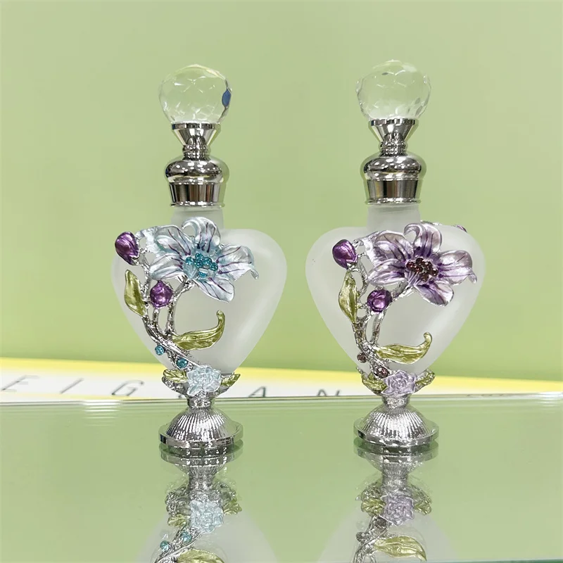 10X 10ML Portable Refillable Perfume Bottle Middle East Style Heart Shaped Rhinestone Cosmetic Essential Oil Bottle Makeup Tool