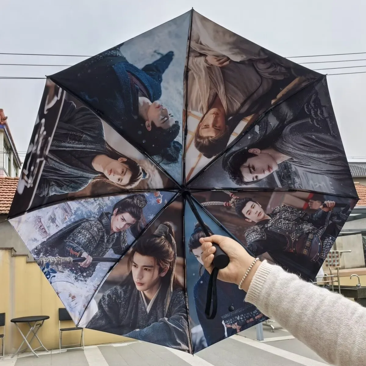 Zhang Linghe, Xie Zheng, Standbild, transparenter Regenschirm, vollautomatischer Regenschirm, Sonnenschutz, Regenschirm mit schwarzem Kleber für doppelte Verwendung