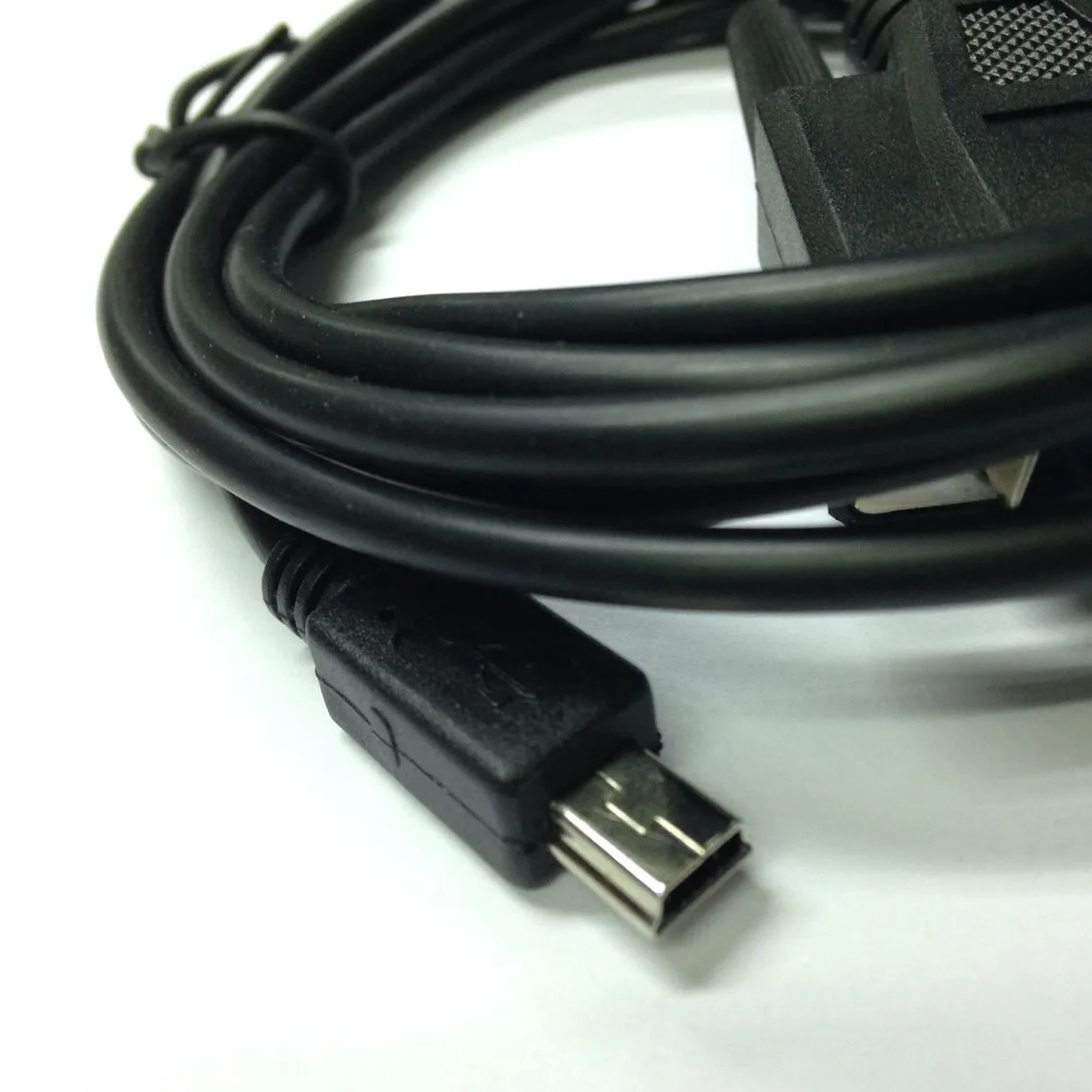 Mini USB Male 5 pin To VGA D-SUB 15 pins Male Adapter Cable For Mobile DVD EVD  1.5m