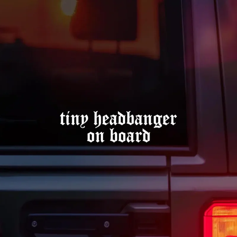 

Наклейка на автомобиль Tiny Headbanger On Board, готическая наклейка на бампер для детей, декоративные аксессуары для экстерьера, водонепроницаемые виниловые наклейки