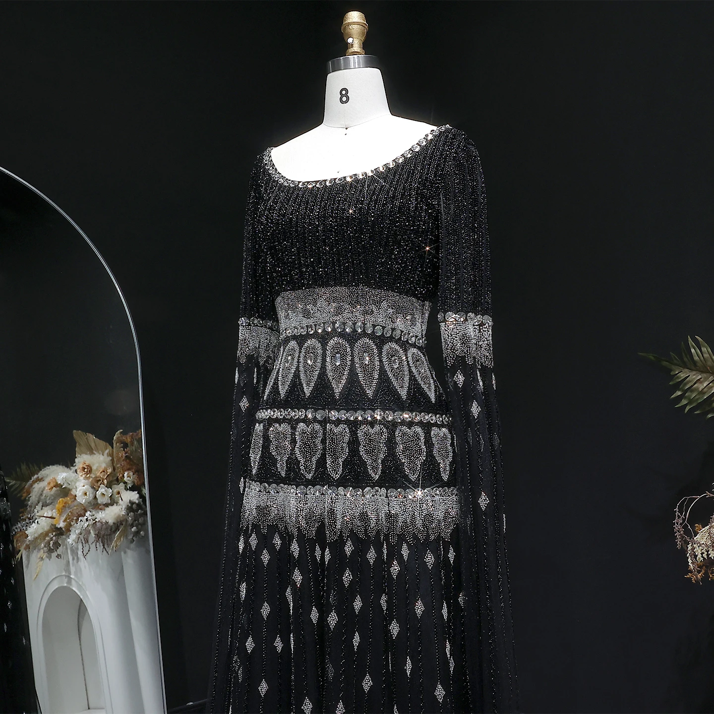 Sharon Said Dubai Luxus Übergröße Lila Abendkleid mit Cape-Ärmeln Hochwertig Perlenbestickt Saudi-Arabisches Damen-Partykleid SS009 Maßanfertigung – Detail 16