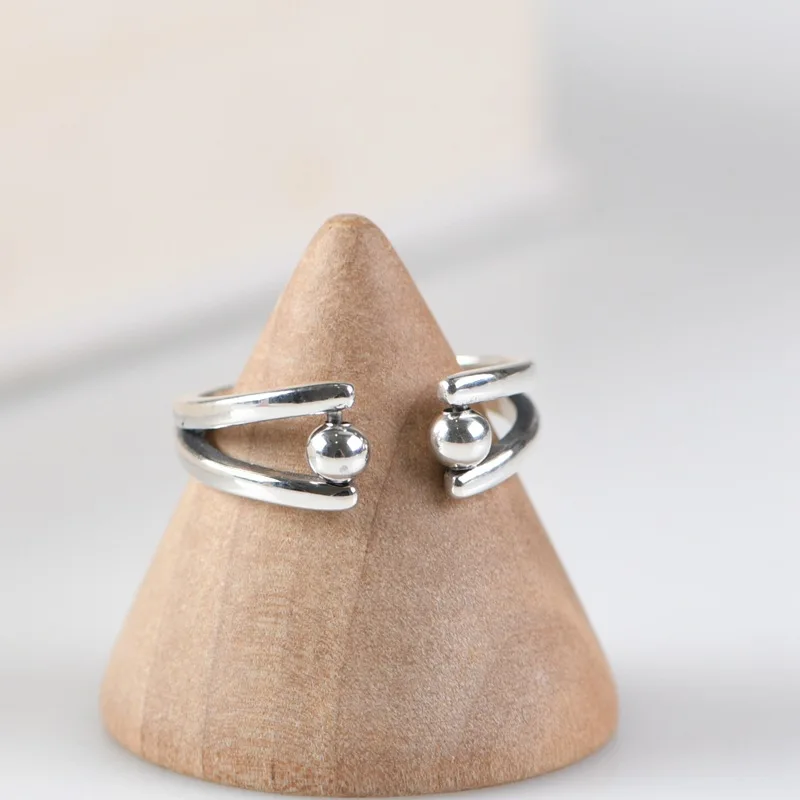 Cincin Bola Perak Mengkilap Berputar Dapat Dilepas untuk Wanita Cincin Segitiga Berongga Perak Murni 925 Bersinar Perhiasan Geometris Sederhana