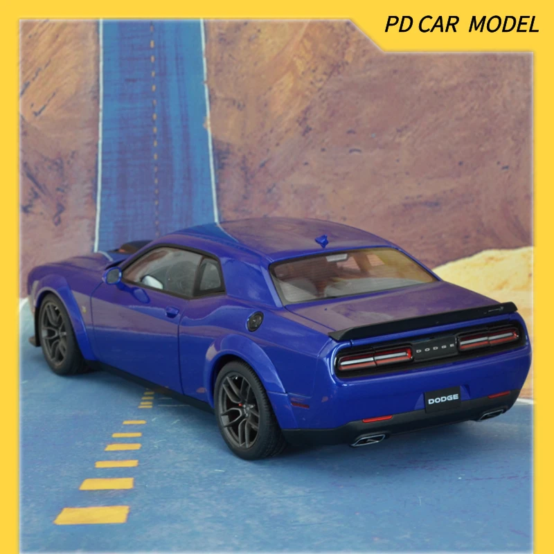 AUTOART Collectible 1:18 FOR  DODGE CHALLENGER  R/T SCAT PACK WIDEBODY 2022 BLUE Gift for friends and family