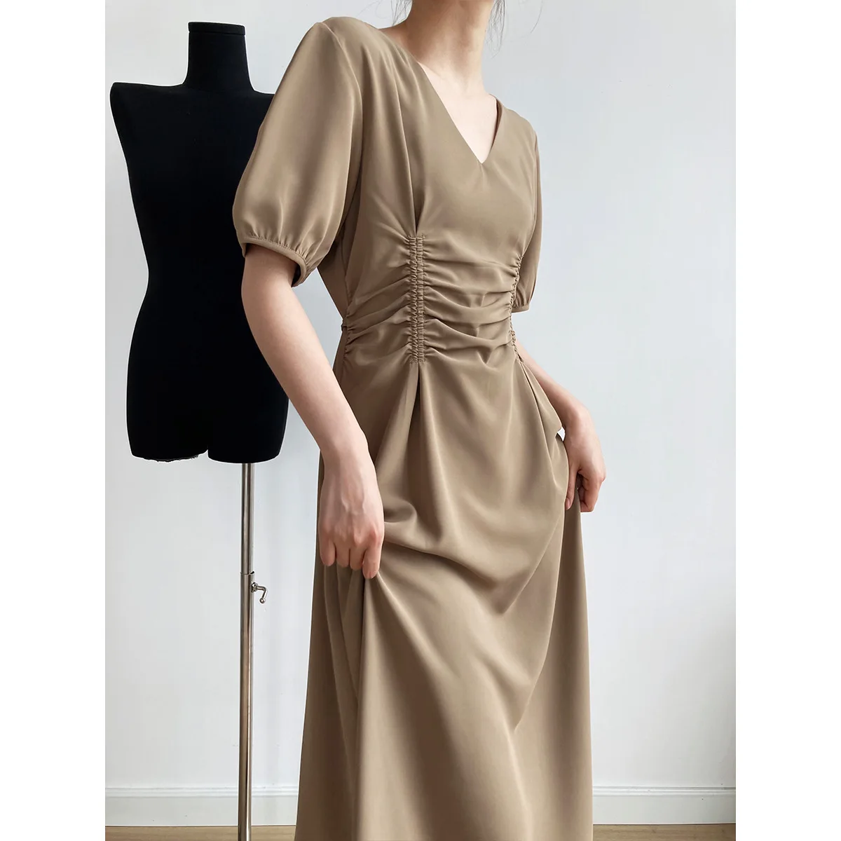 519 Women's Dress Summer Fashion French Style V-neck Office Lady Thin Elegant Feminine Solid Color Pleated Waist Classic Frocks