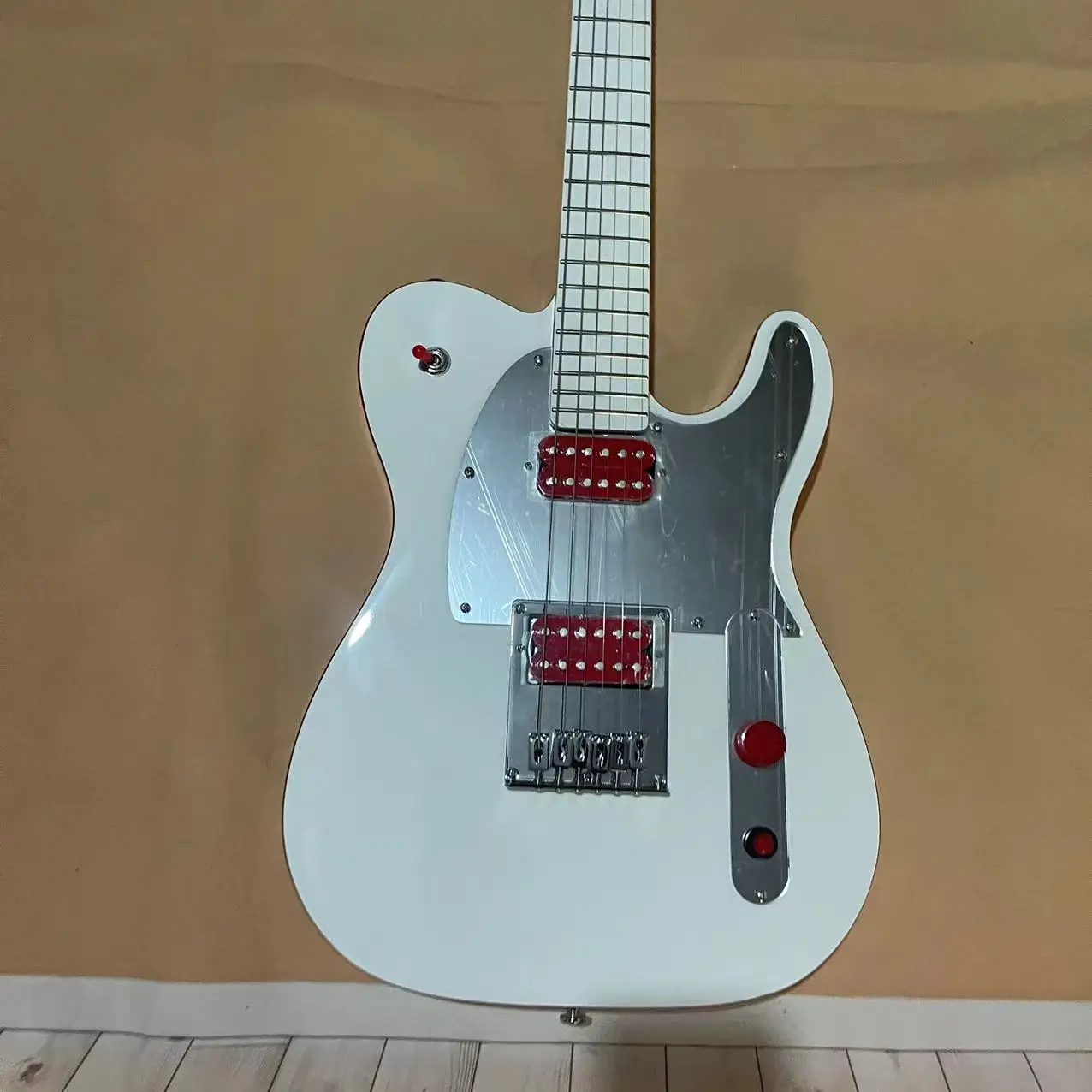 In stock, 6-chord TL electric guitar, white body, red cut-off switch, real shipping picture, order shipped immediately