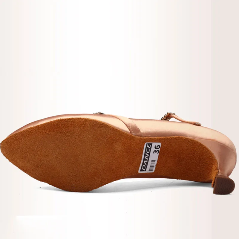 Chaussures de danse en Satin Standard pour femmes, semelle extérieure souple, chaussures de danse modernes pour salle de bal, offre spéciale