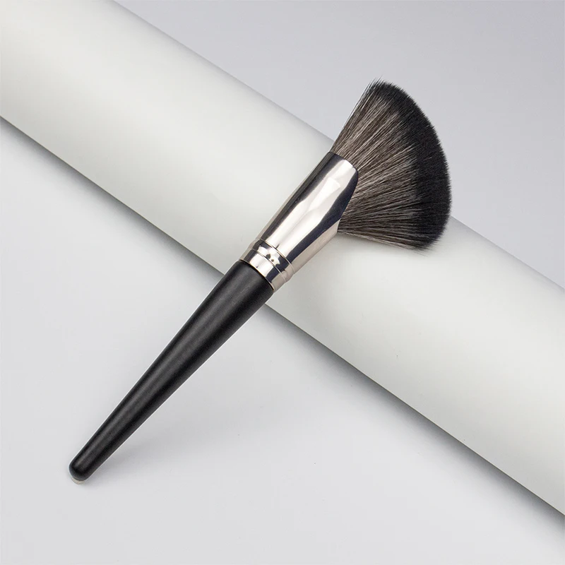 Pinceaux de maquillage professionnels en forme d'éventail pour contour du visage, fard à joues en poudre, surligneur, bronzant, silhouette en V, outil de pinceau cosmétique