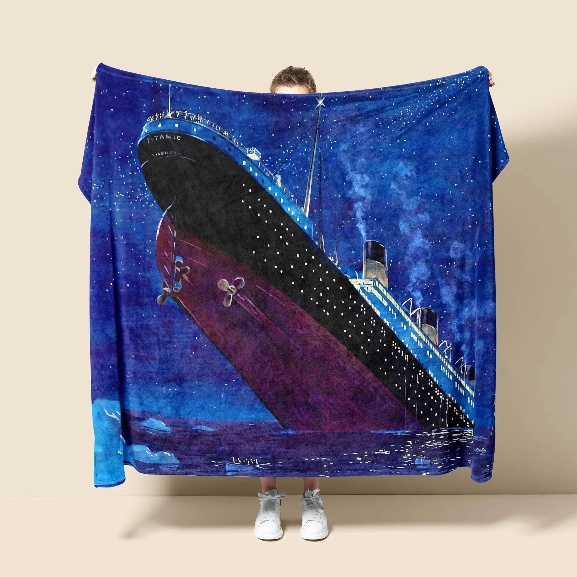 Sinking Ship Movie Pattern digital-printed polyester Bedroom velvet flannel cover blanket Fleece soft cover blankets for beds