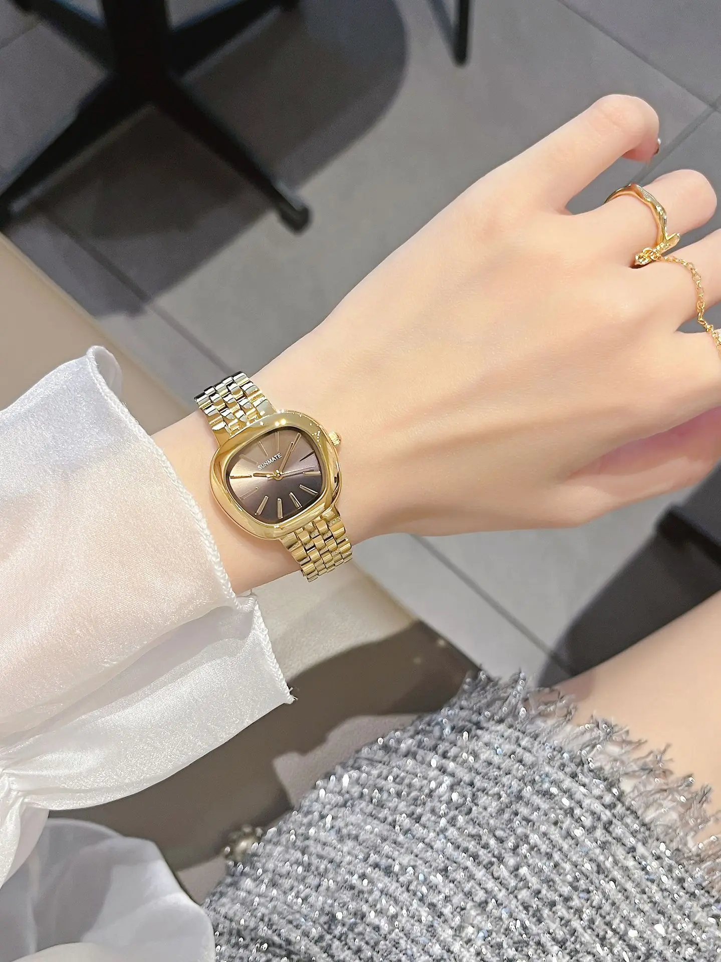 Reloj de Cuarzo para Mujer, Dorado y Plateado, de Acero Inoxidable, Reloj de Pulsera de Lujo para Dama, Estilo Simple y Moderno