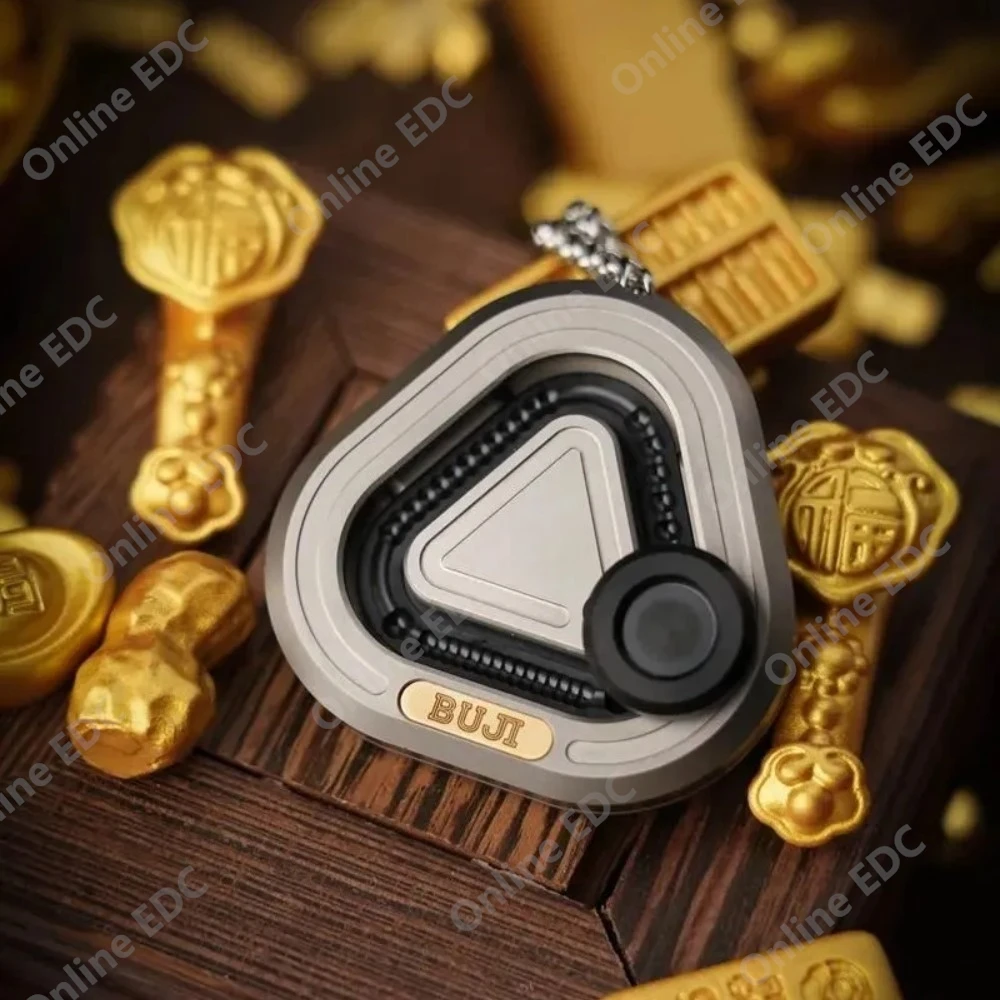 BUJI EDC Titanium Alloy Carved Three Legged GoldenToad Fidget Slider Stress Relief Toy Push Slider Fidget Toys For Adults