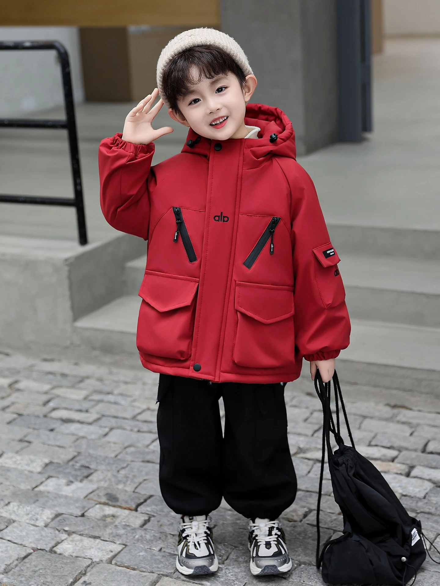 

Утепленная флисовая детская парка для мальчиков, зимняя куртка 2025 года, новая стильная теплая хлопковая одежда для малышей с капюшоном и длинными рукавами