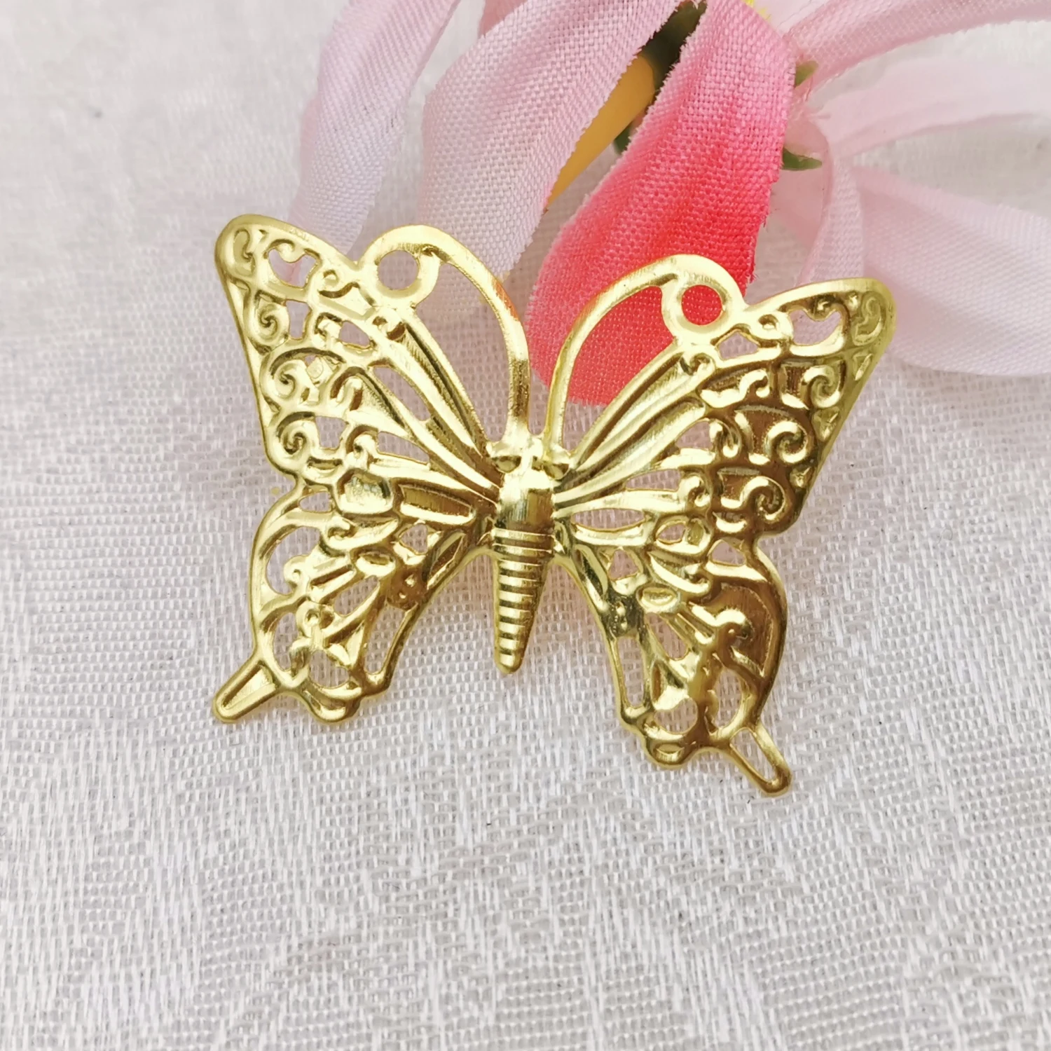 20/100 Pieces 25x35mm Gold color/White K Metal Filigree Butterfly Flowers Slice Charms Setting Jewelry