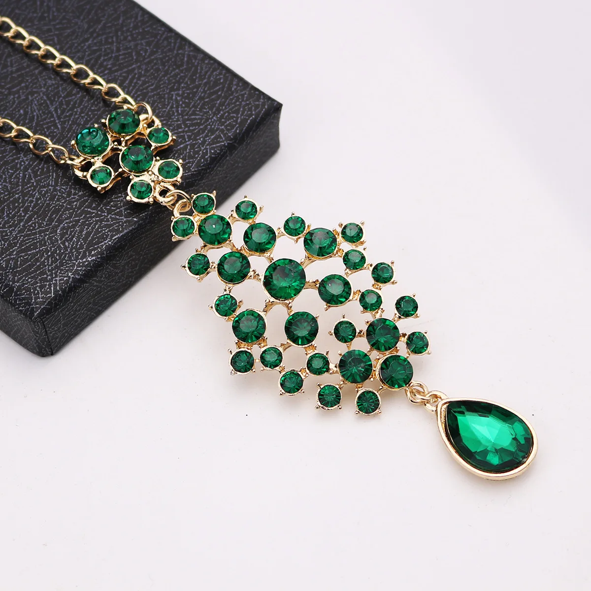 Bohemian Ethnic Style Green Crystal Headwear Women Hairpin Eyebrow Heart Pendant Chain Jewelry Bride Wedding Accessories Gift