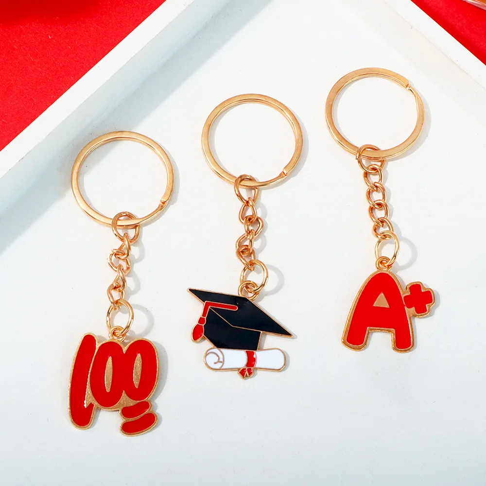 

60Pcs Metal Full Bachelor's Cap Outstanding Students Pendant Keychain Men And Women Bag Pendant Graduation Season Blessing Gift