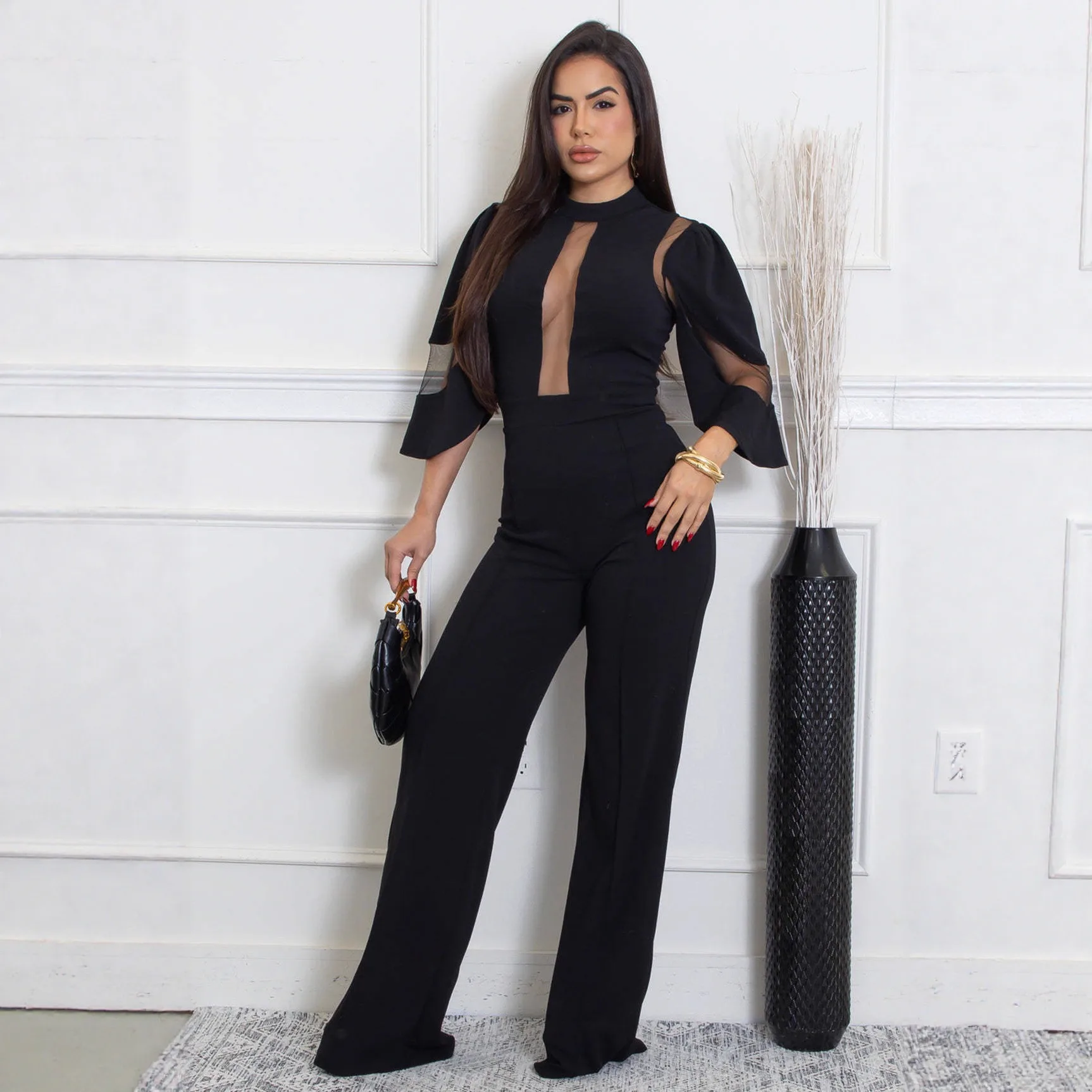 

Элегантный комбинезон с широкими штанинами, сетчатыми вставками и завязками на талии для вечеринок, клубных мероприятий и банкетов