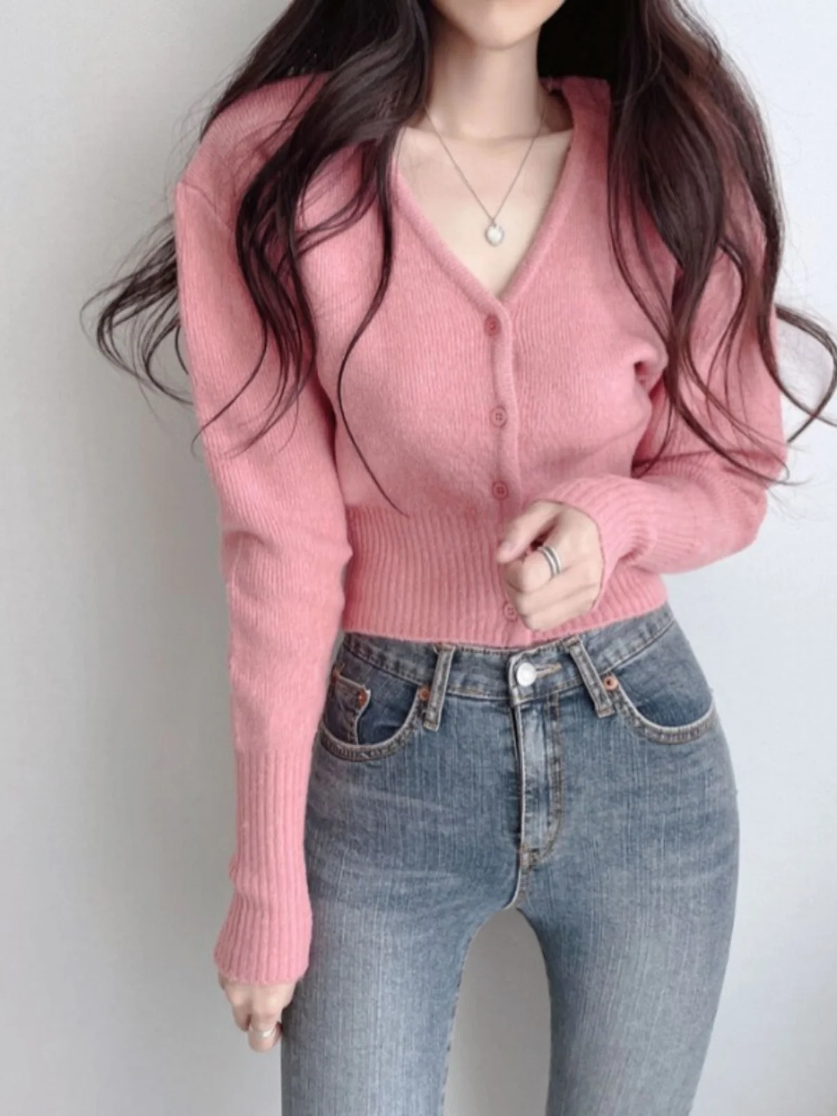 كارديجان نسائي محبوك برقبة على شكل V، سترة قصيرة بدون أكمام للتنحيف، ملابس خارجية تبرز الخصر، موضة خريفية وربيعية مثيرة