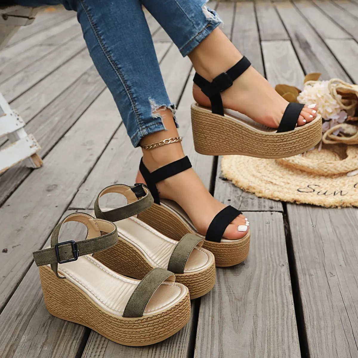 

Женские сандалии на танкетке 2026: Новинка лета, модный дизайн с пряжкой, в римском стиле, декоративные, повседневные, с открытым носком, на платформе