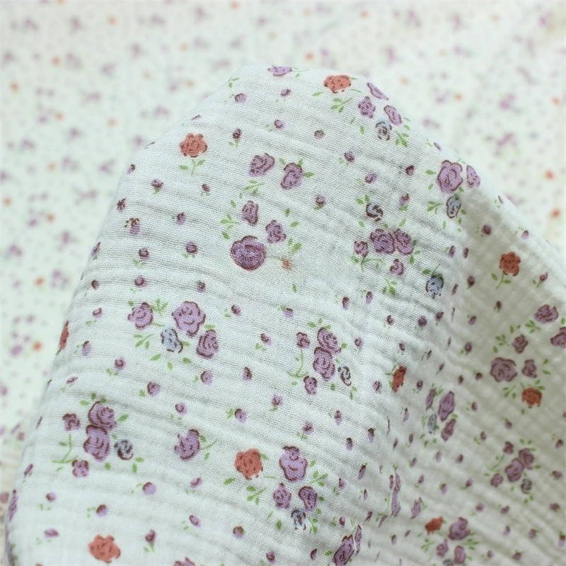 

135x50 см двухслойный хлопчатобумажный марлевый креп, маленькая ткань с цветочным принтом, домашняя одежда, пижамный материал, ткань для шитья
