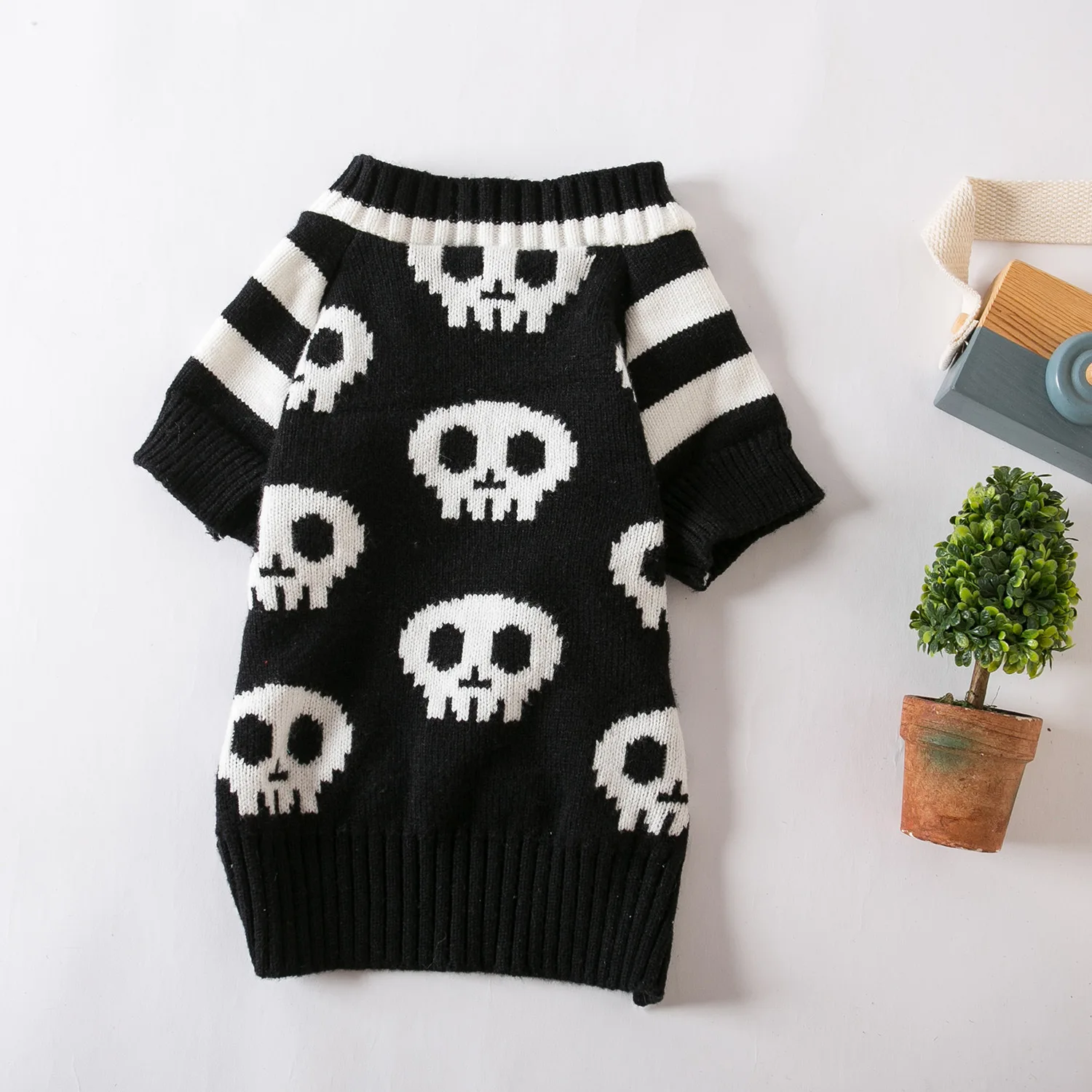 Halloween Pet Costume Skull Knitted Sweater Spring and Autumn Warmth for Cats and Dogs