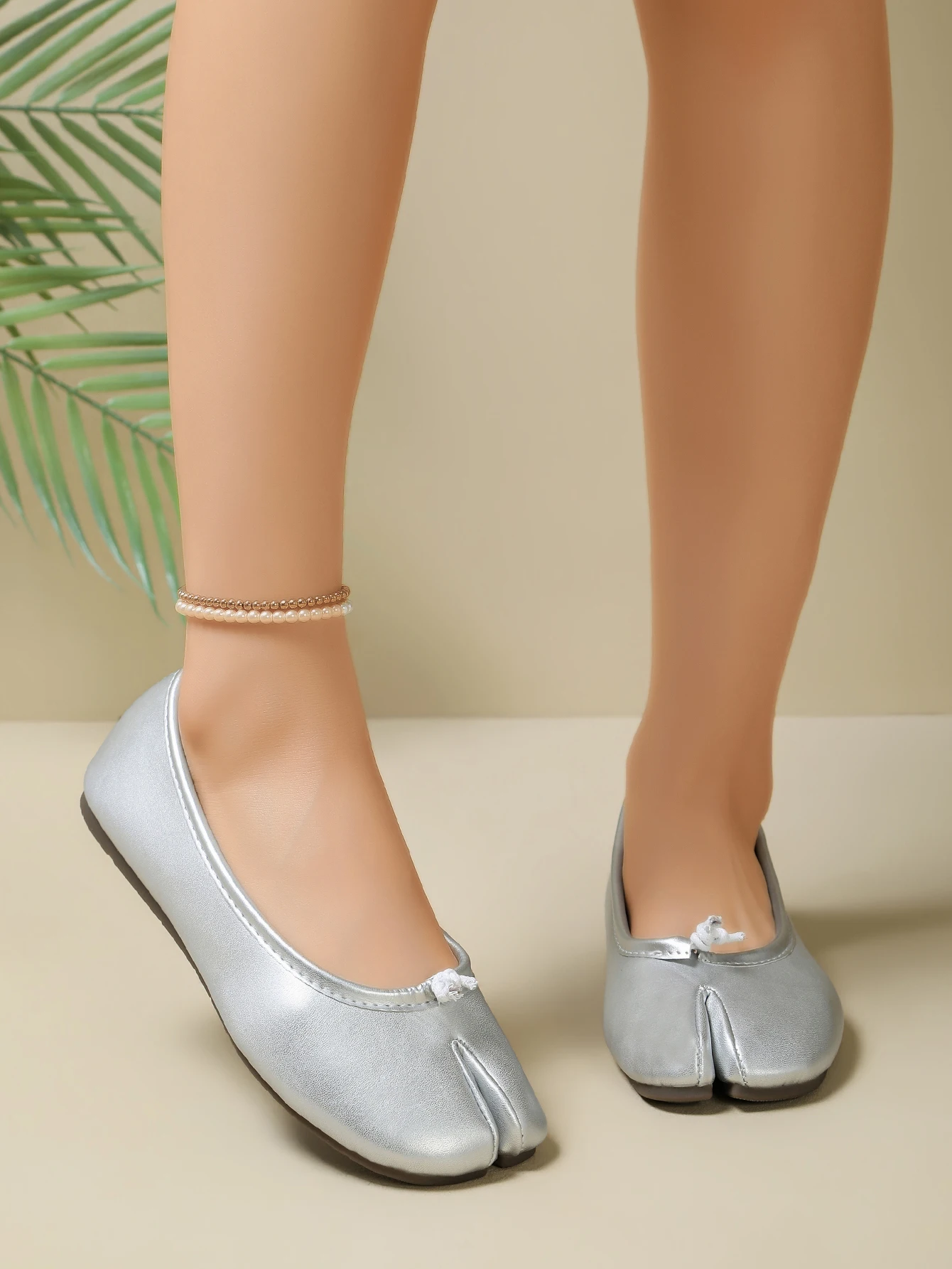Brandneue Damen-Slipper mit geteiltem Zehenbereich, Tabi-Flats, aus weichem Leder, zum einfachen Anziehen, Ballerinas, bequem, für den Alltag, lässig, Loafer, Übergröße 43 – Detail 21