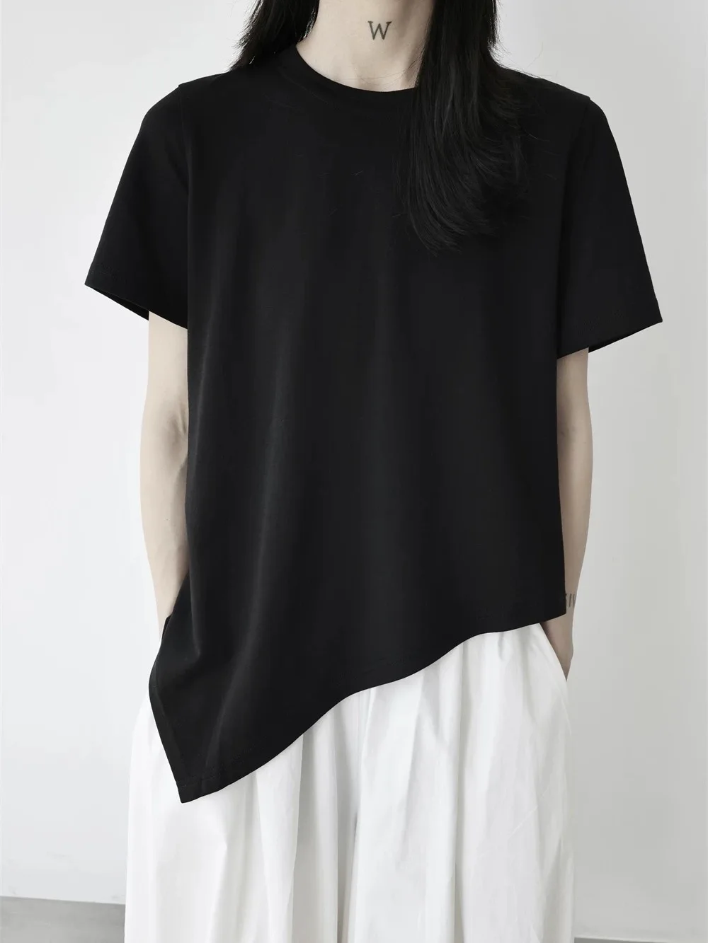 

Casual Loose Women's Short Sleeve T-shirt Summer Base Layer Top Asymmetrical Hem Dark Design Cotton Moisture Wicking round Neck