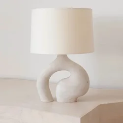 Modern Minimalist Creative Desk Lamp Nordic Fabric Resin Bedroom Bedside Lamp Study Designer Living Room Table Lamp Decoration