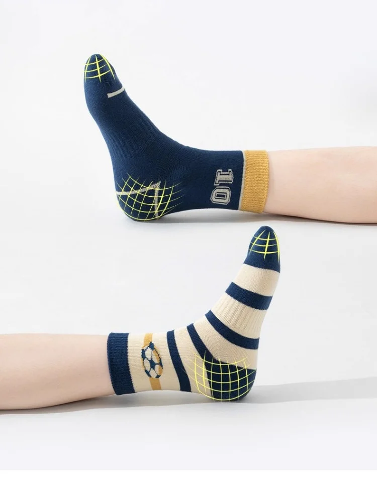 ZuQ 5 Paar Kindersocken, Frühling und Herbst, Baumwollsocken für Kinder, gestreift, Fußballmuster, Socken für 1–14 Jahre, Jungen-Baumwollsocken – Detail 4