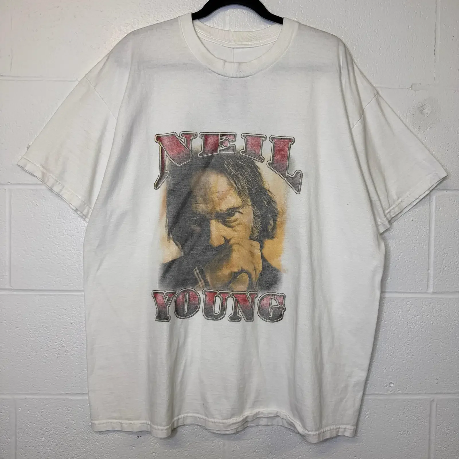 90s Neil Young T Shirt Sz XL A9861 vintage Washed Soft Breathable Top For Everyday Wear Stylish Stretched fashion Unisex
