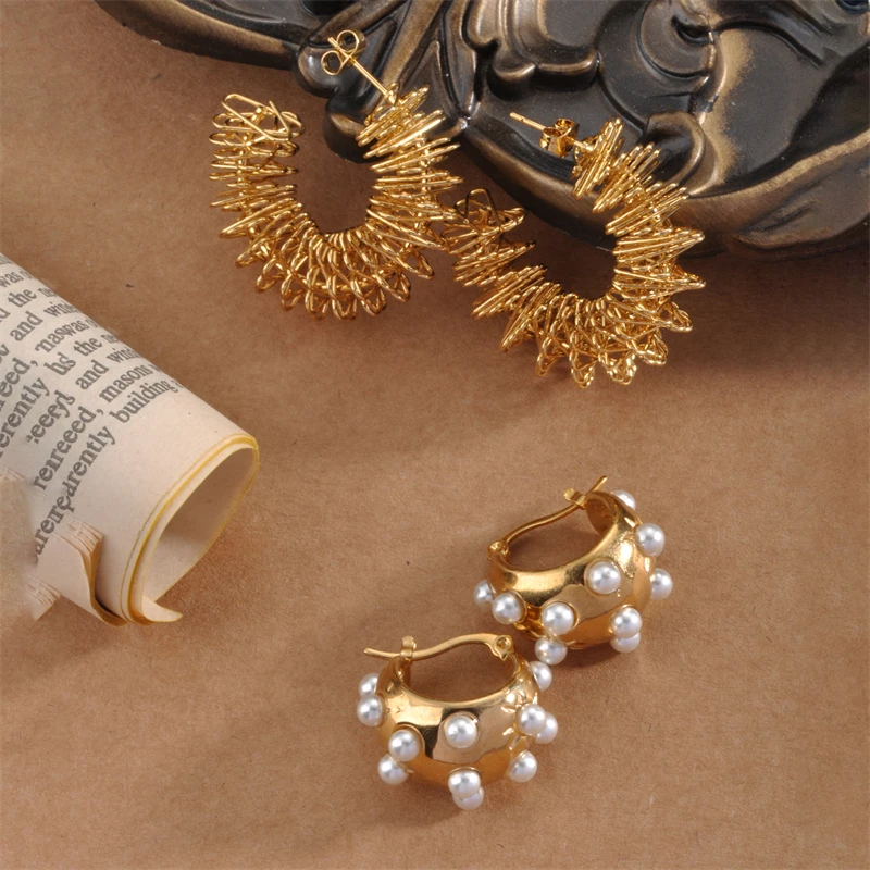 New Stainless Steel Spring Inlaid Pearl Earrings For Women Hollow Gold-plated C-shaped Irregular Earrings Jewelry