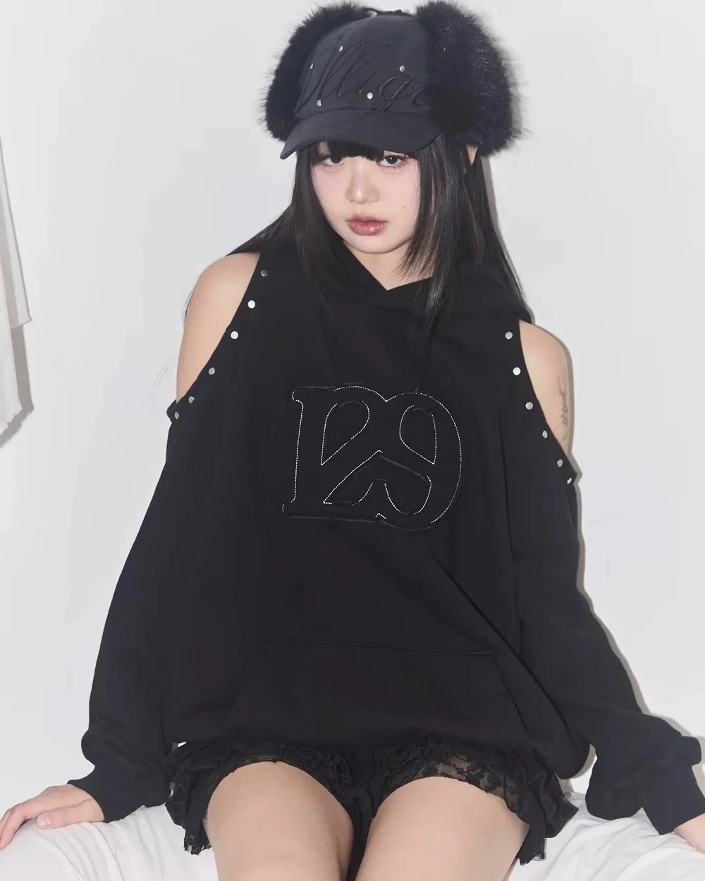 Minju Illi Embroidered Shoulder Biker Casual Slim Fit Hoodie Long Sleeve Cotton Blend Comfortable Streetwear for Women view 3