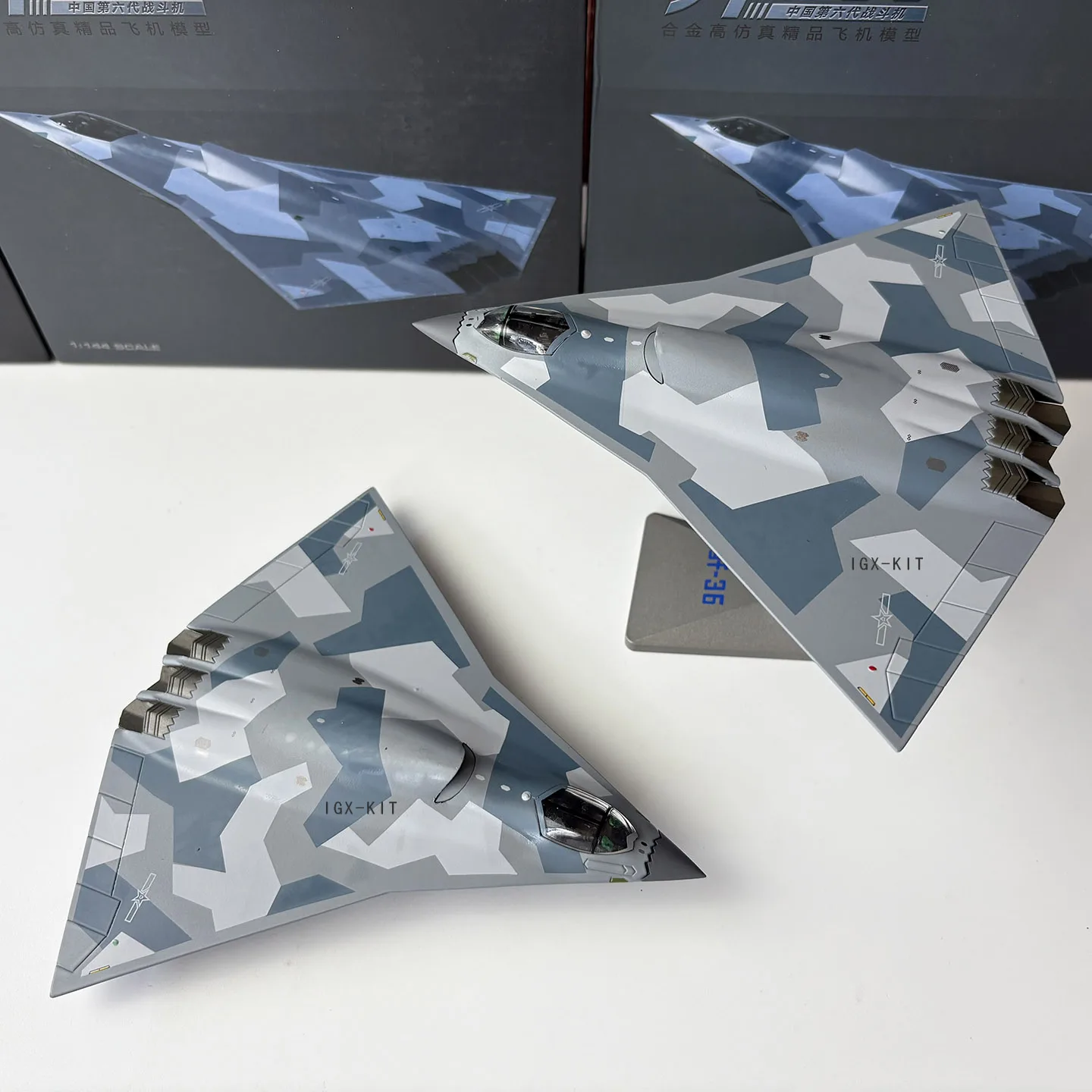 1/144 J-36 Chinese 6th Generation Aircraft J36 Cut Crack Coating Alloy Finished Plane Fighter Jet Model Collection Gift view 3