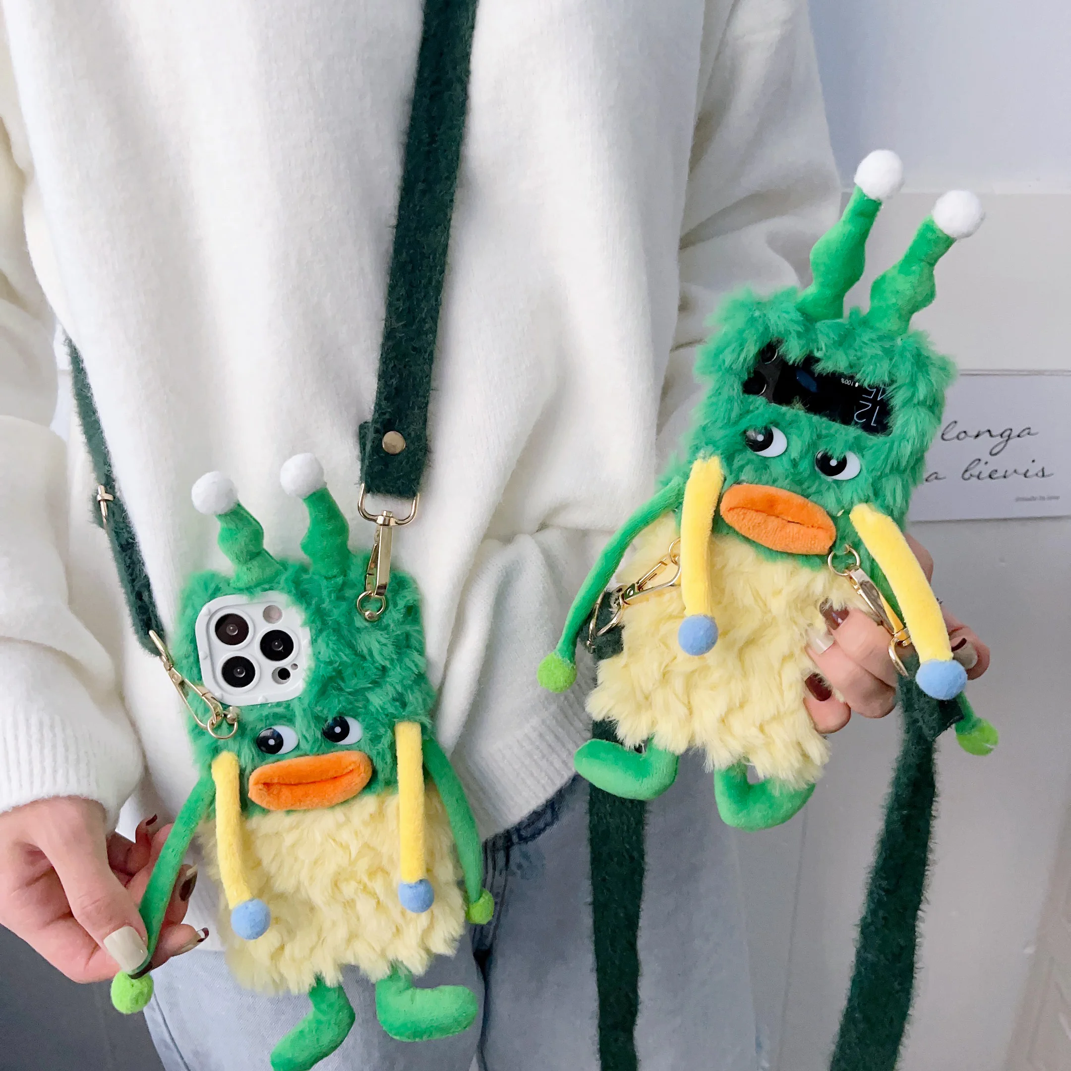 

Funda Case for Samsung Galaxy Z Flip 4 Z Flip 3 Funny Sausage Mouth Frog Plush Long Rope Shockproof Protetcion Phone Case Cover
