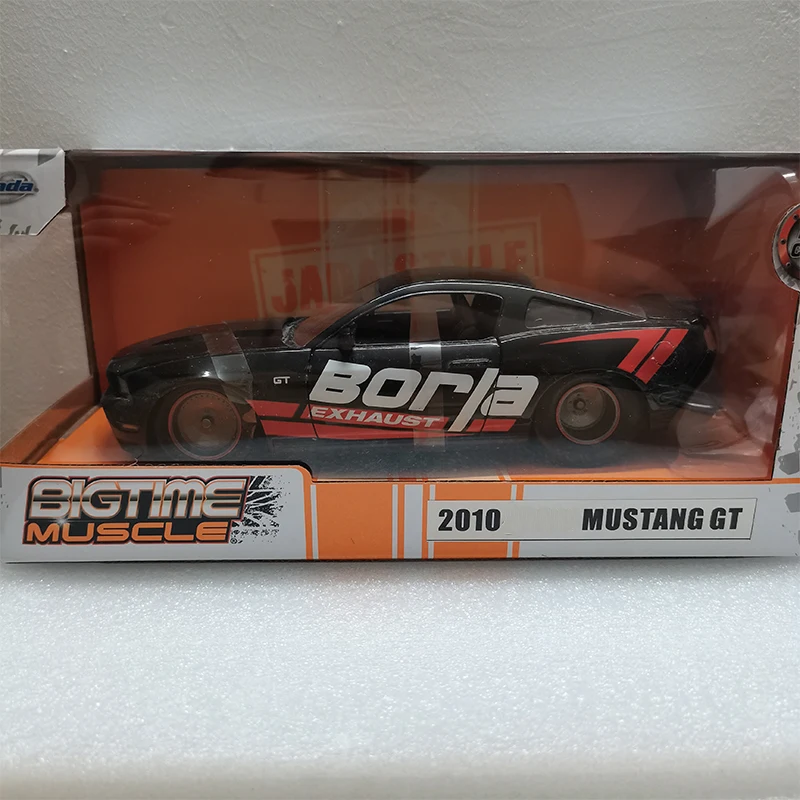 JADA 1:24スケール 2010年式 マスタングGT ダイキャスト合金製 クラシックミニチュア玩具車モデル コレクションディスプレイギフト