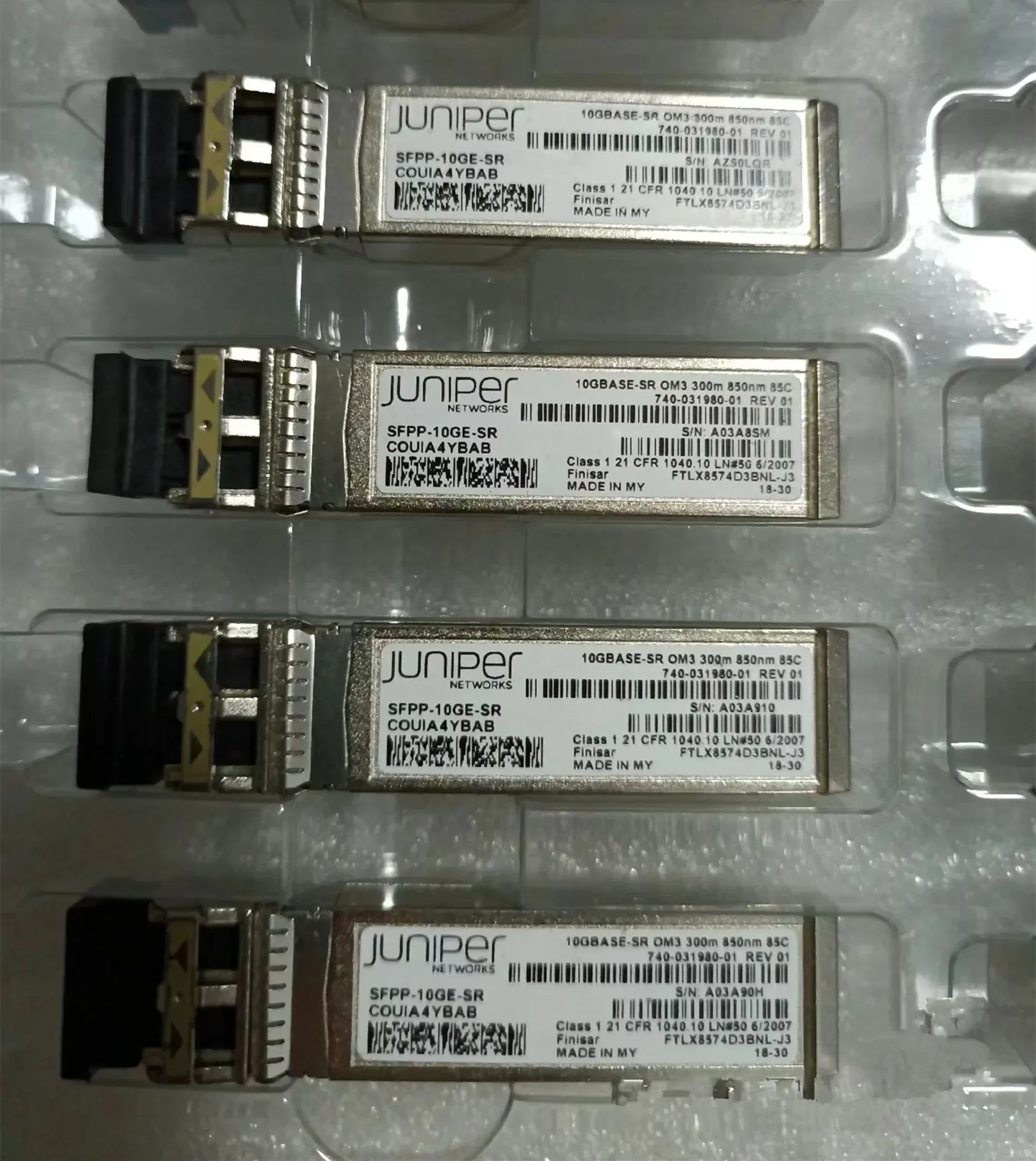 juniper-10g-networks-fiber-module-10gb-sfp-10gbase-sr-om3-300m-850nm-740-031980-01-sfpp-10ge-sr-ftlx8574d3bnl-j3