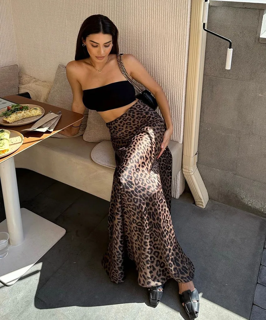 Retro Leopard Print Halter Top Full Skirt With High Waist Pleated Midriff Effect Long European-style Flirty Dress Feminine Vibe