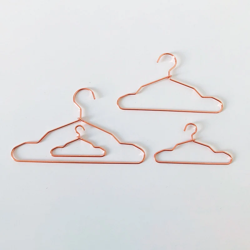 Cute Mini Hangers Metal Doll Accessories Dress Clothes Stand for Organizer Doll Clothing Miniature Hangers Dollhouse Decorations