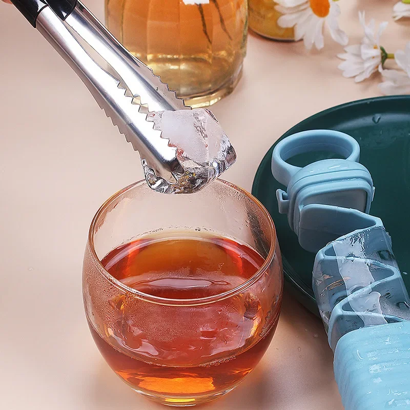 Elegancka Przenośna Forma do Kostek Lodu do Kuchni Szybkie Zamrażanie Łatwe Wyjmowanie Plastikowy Producent Lodu Nowoczesny Minimalistyczny Niezbędne Narzędzie Domowe