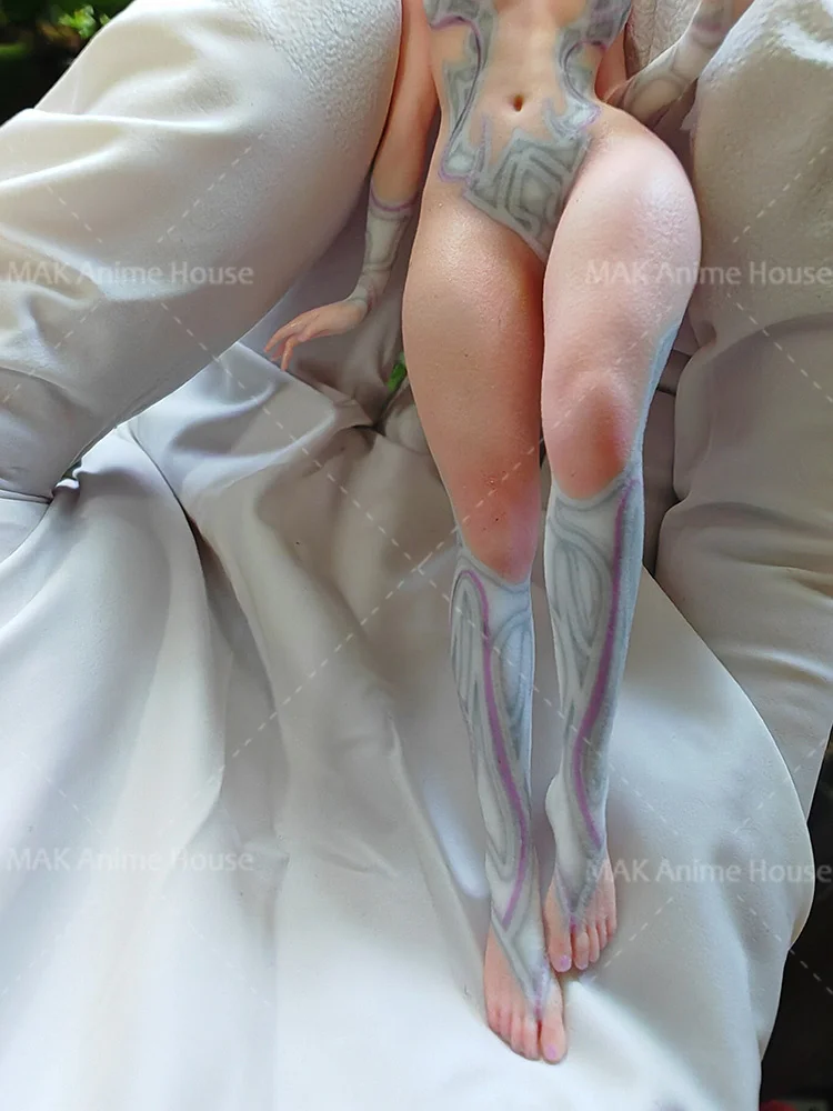 Exquisite Facial Painted 1/64 1/43 1/18 Pink And White Haired Goddess Figure Hyperrealism Model Scene Creative Toys