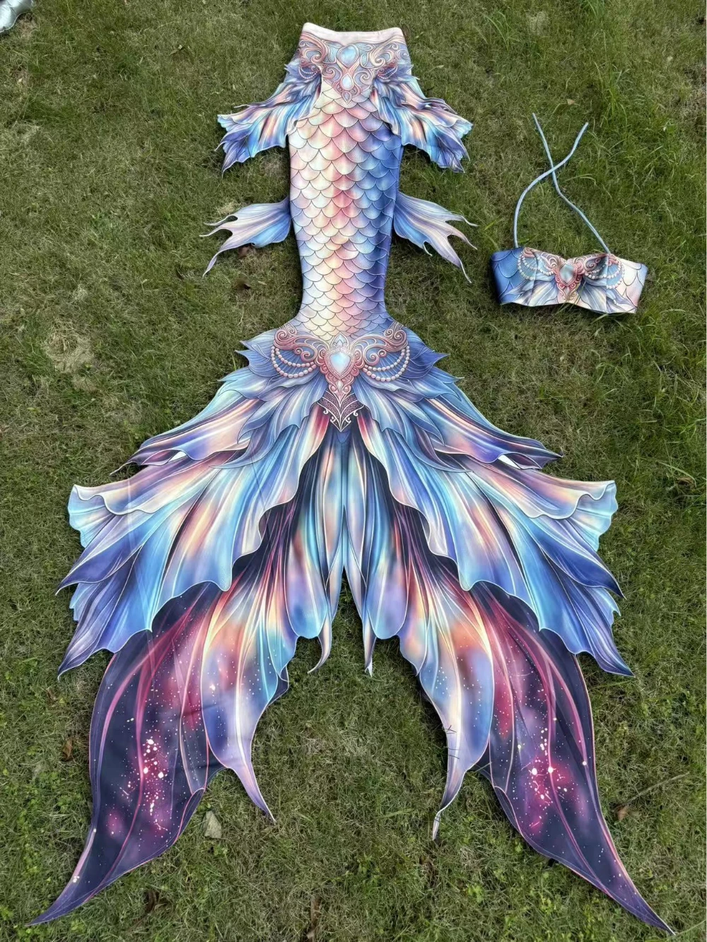 Traje de baño con cola de sirena para mujer, diseño fantástico con estampado de escamas degradadas y motivos de estrellas, conjunto de bikini de dos piezas, ropa de playa, disfraz para cosplay.
