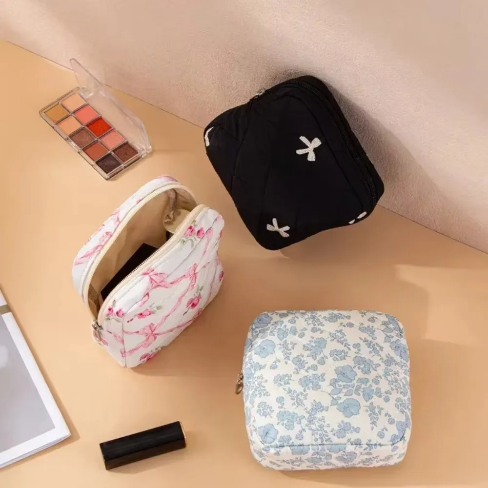 

Flower Cartoon Design Sanitary Napkins Bag Zipper Closure Compact & Portable Storage Bag Multipurpose Storage Pouch