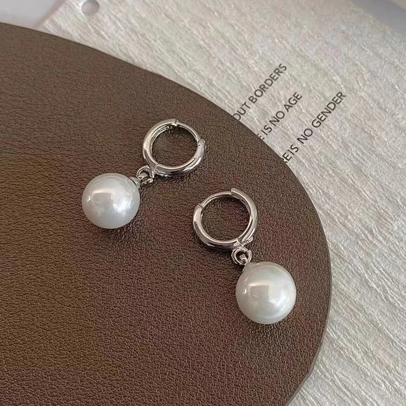 Women's Vintage Circle Drop Earrings with Baroque Pearl