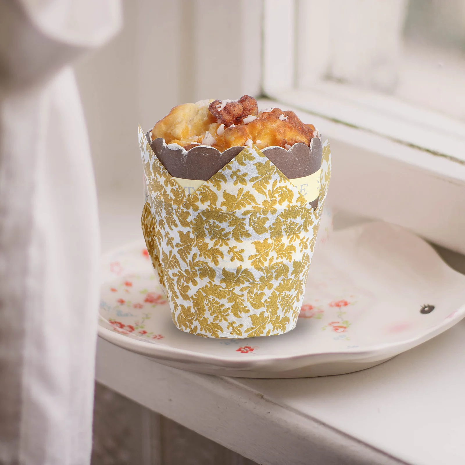 

100Pcs Cake Paper Liners Tulip Flame Shape Oil-Proof Heat Resistant Muffin Wrappers for Wedding Birthday Party Cupcake