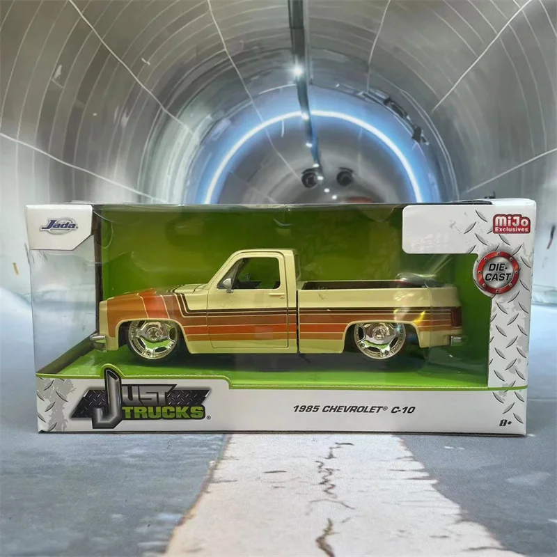 Jada1:24 Chevrolet pickup C10 alloy model simulated car model Collecting gifts for children gifts