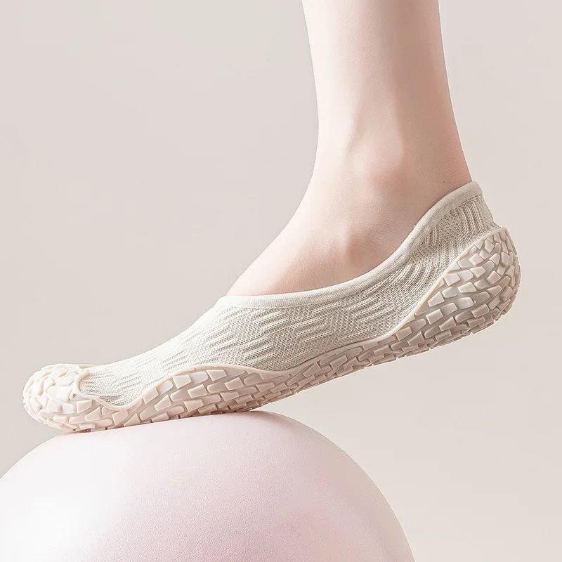 

Silent Yoga Specific Indoor Sports Shoes Indoor Home Anti Slip Shock-Absorbing Soft Soled Fitness Skipping Rope and Aerobics