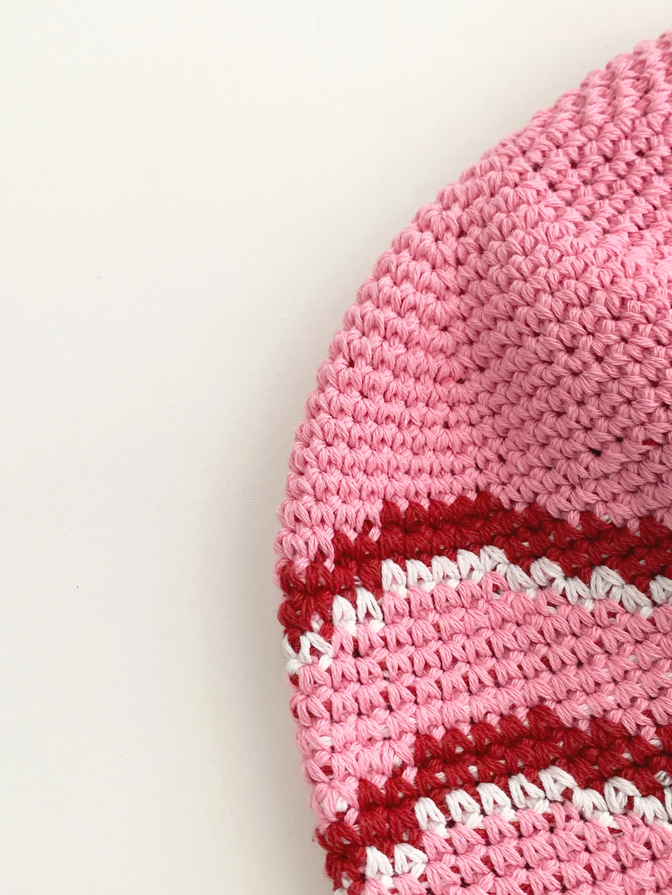 المنسوجة يدويا المشارب المتناقضة الملونة محبوك صياد قبعة المرأة الصيف الملونة المتخصصة تصميم تنوعا ظلة حوض قبعة