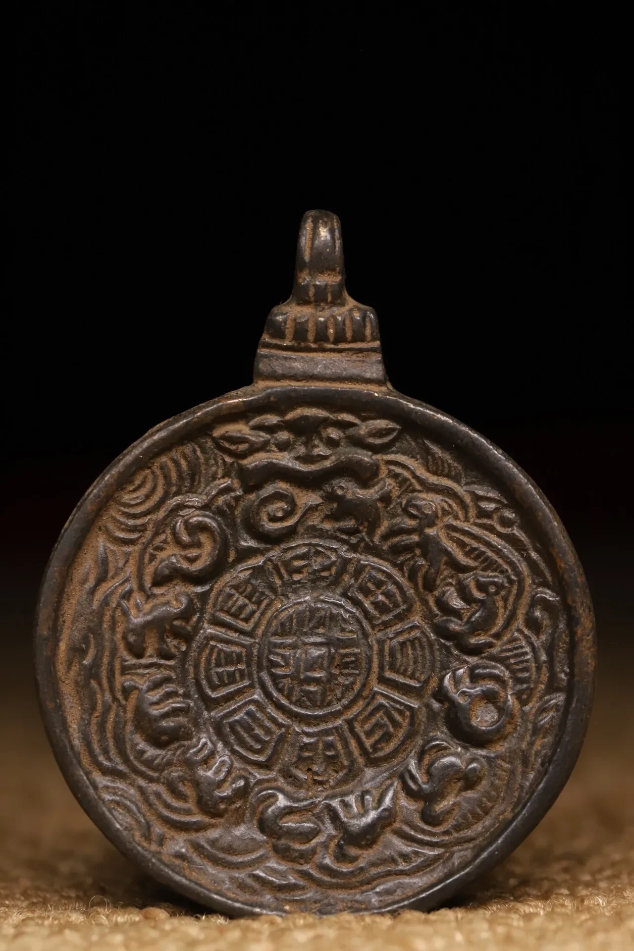 

2"Tibetan Temple Collection Old Bronze Cinnabar Green Tara Buddha Card Zodiac Statue Gossip Amulet Pendant Amule