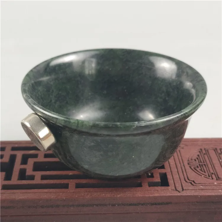 Medicina tibetana Re Tazze da tè in pietra Cerimonia del tè cinese Guarigione Magnete Pietre Gongfu Teaware Tazza da tè in giada verde Kung Fu Teaset
